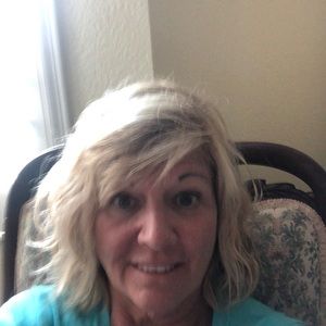 Meet your Posher, Debbie